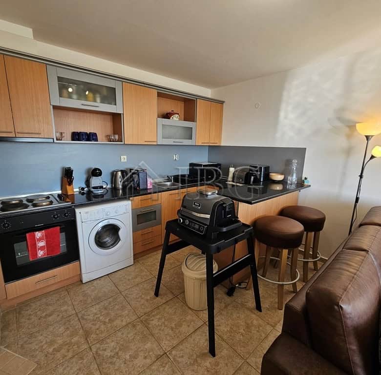 Modern 2-bedroom apartment with sea views in Sveti Vlas, Dinevi Resort.