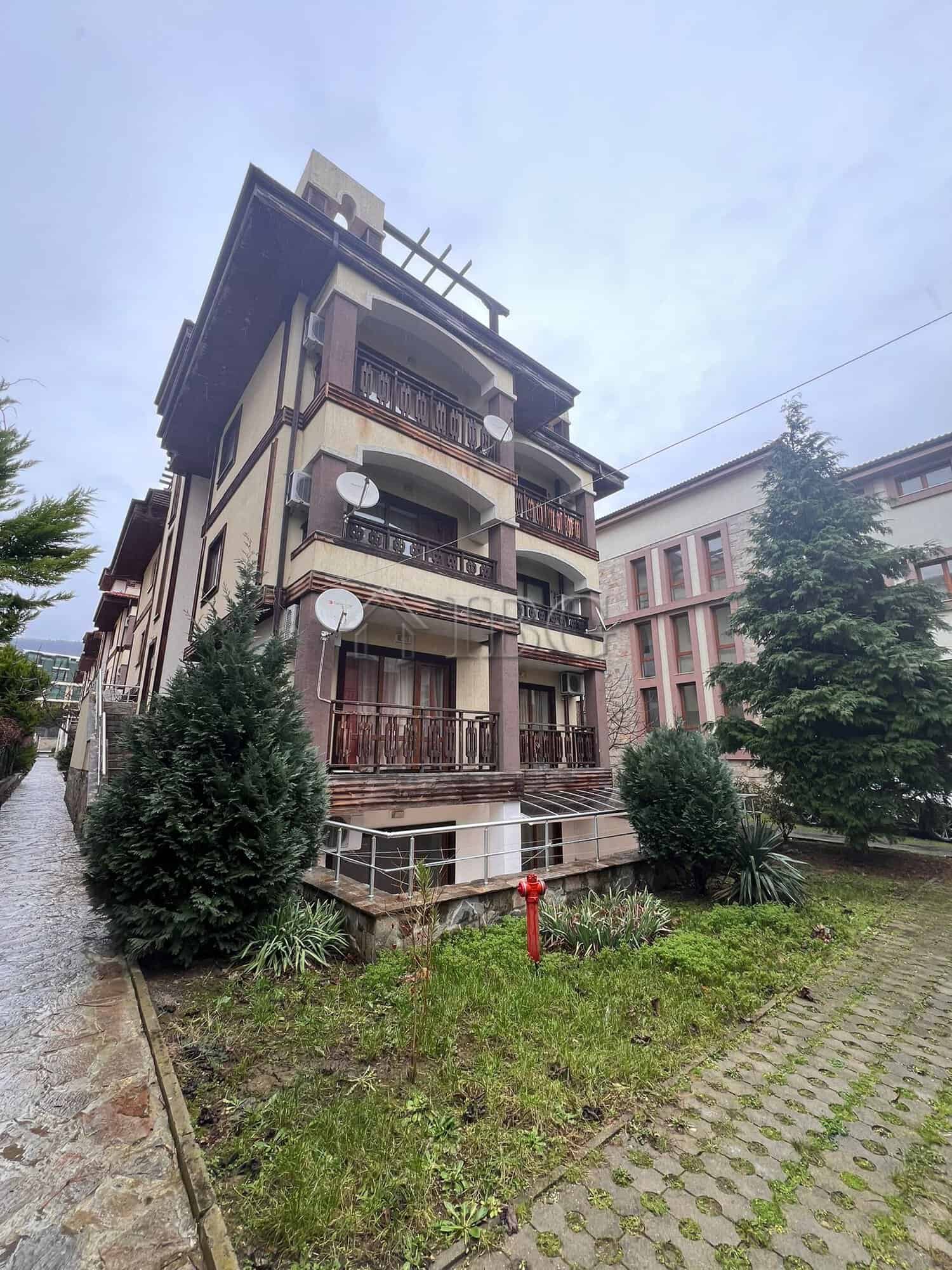 Bright studio apartment with balcony in Sveti Vlas village house. Ideal for comfortable living or in.