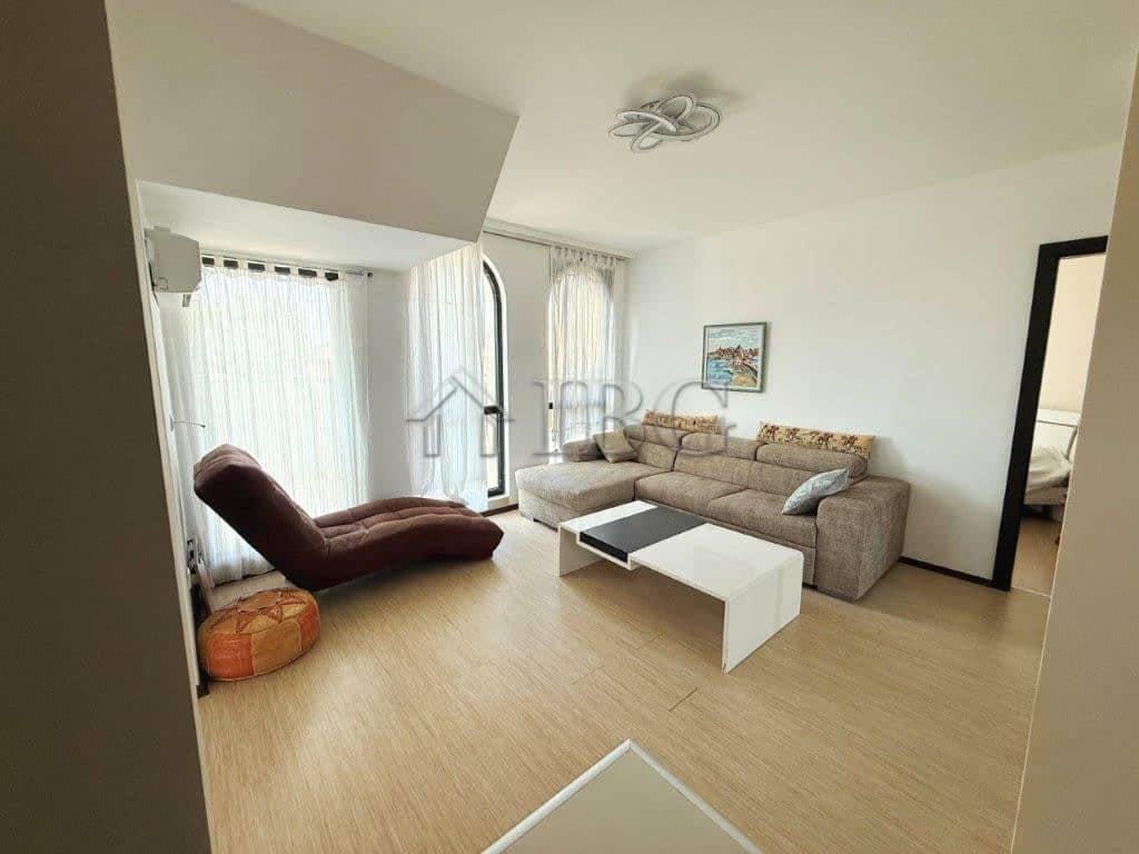 Bright apartment with 1 bedroom and spacious terrace in South Bay, Sveti Vlas. Perfect for relaxing.