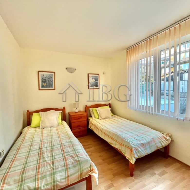 Bright 2-bedroom apartment with partial sea views in Sveti Vlas, Bulgaria. Perfect for relaxing holi.