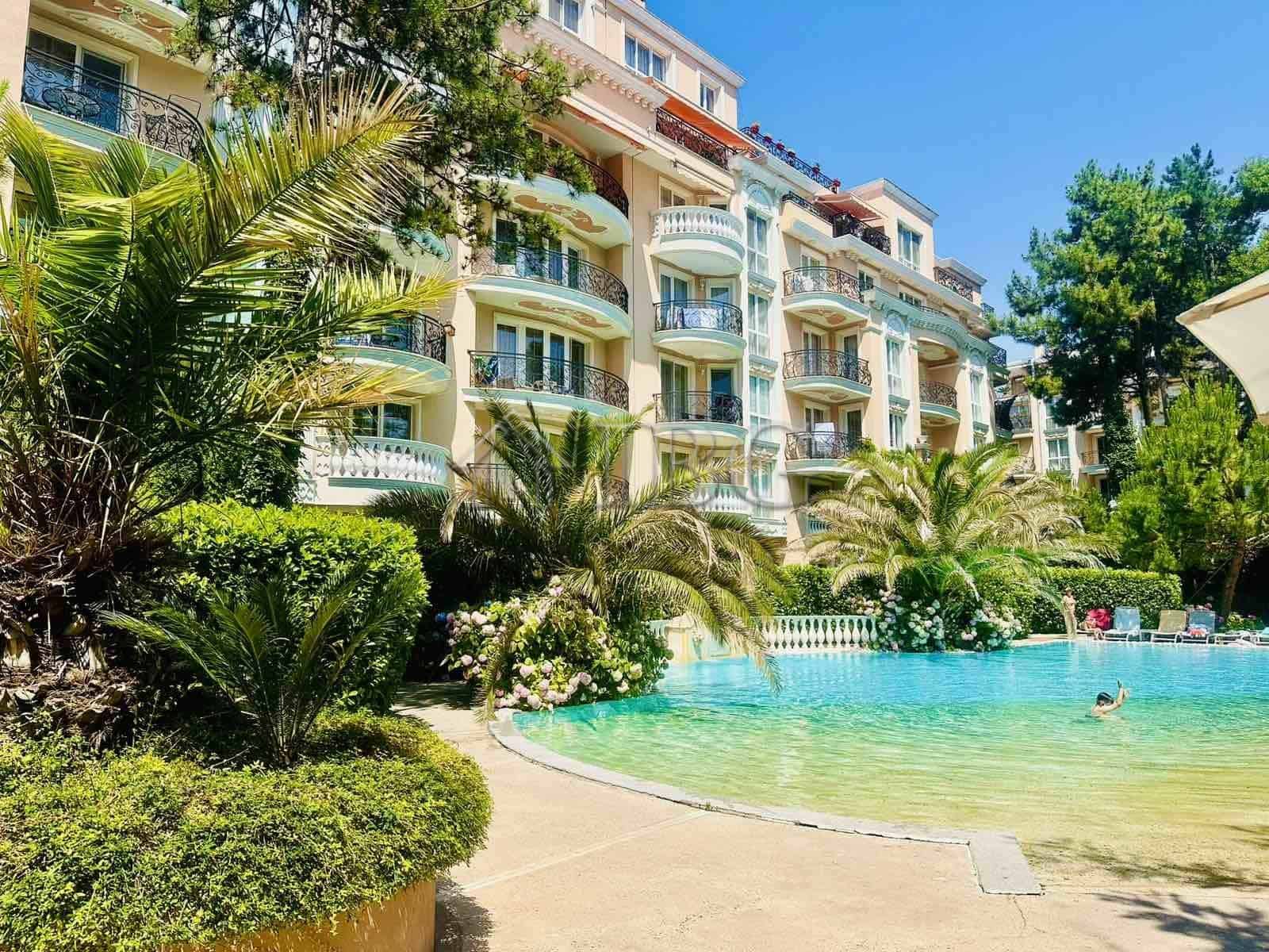 Apartment with own park space and pool in Venera Palace, Sunny Beach.