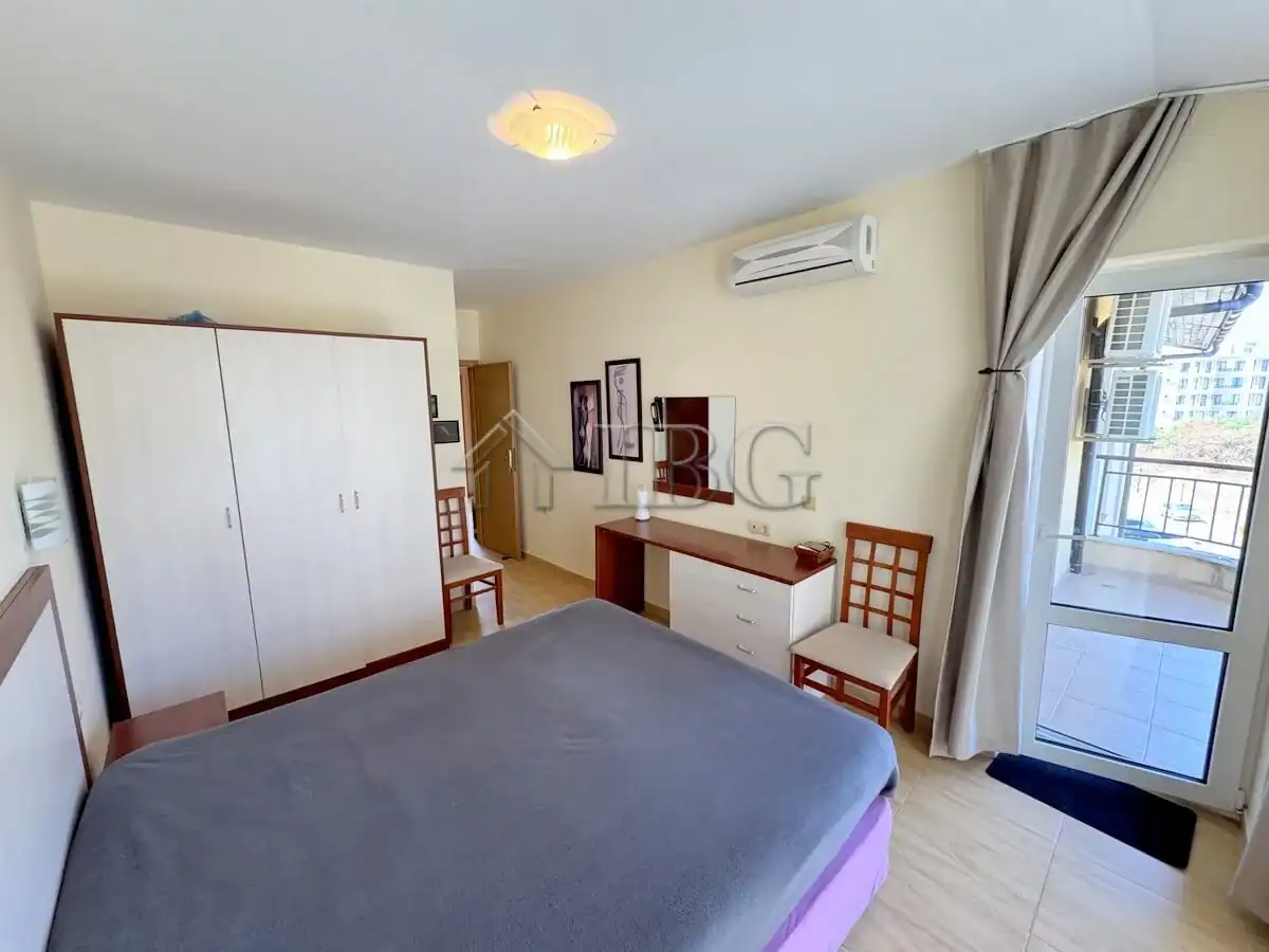 Spacious 2-bedroom apartment with modern furnishings in Sveti Vlas, Bulgaria. Perfect for comfortabl.