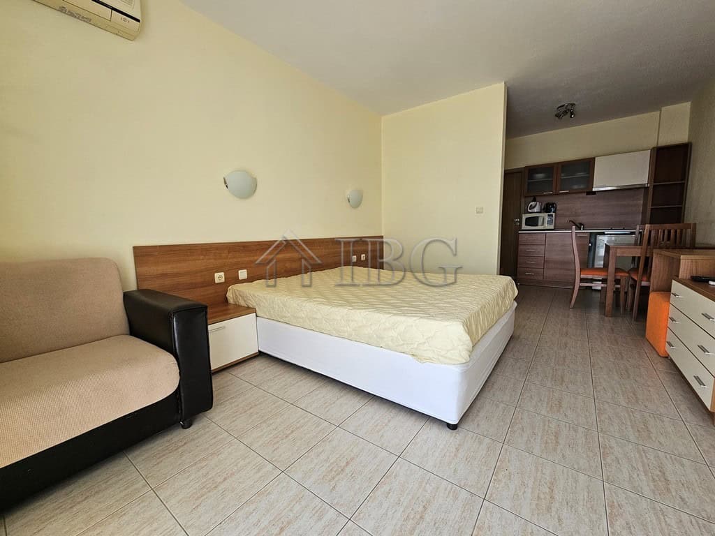 Compact 42 sq. m. studio apartment with balcony overlooking pool at Pollo Resort, Sunny Beach.