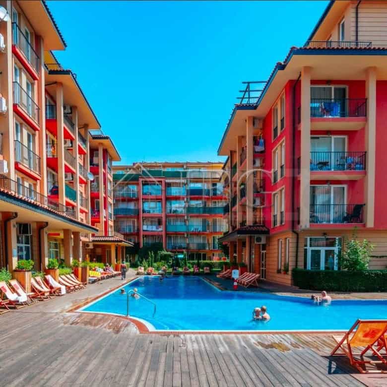 Excellent 43 sq. m. studio with balcony in Sunny View Central, Sunny Beach, offering comfortable liv.