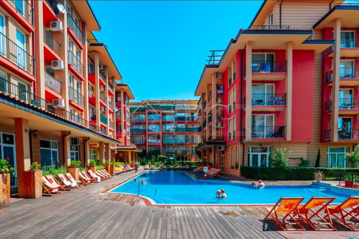 Excellent 43 sq. m. studio with balcony in Sunny View Central, Sunny Beach, offering comfortable liv.