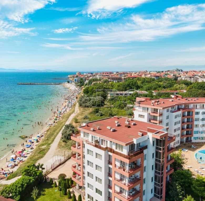 One-bedroom sea view apartment at Riviera Fort Beach, Ravda with beach access.
