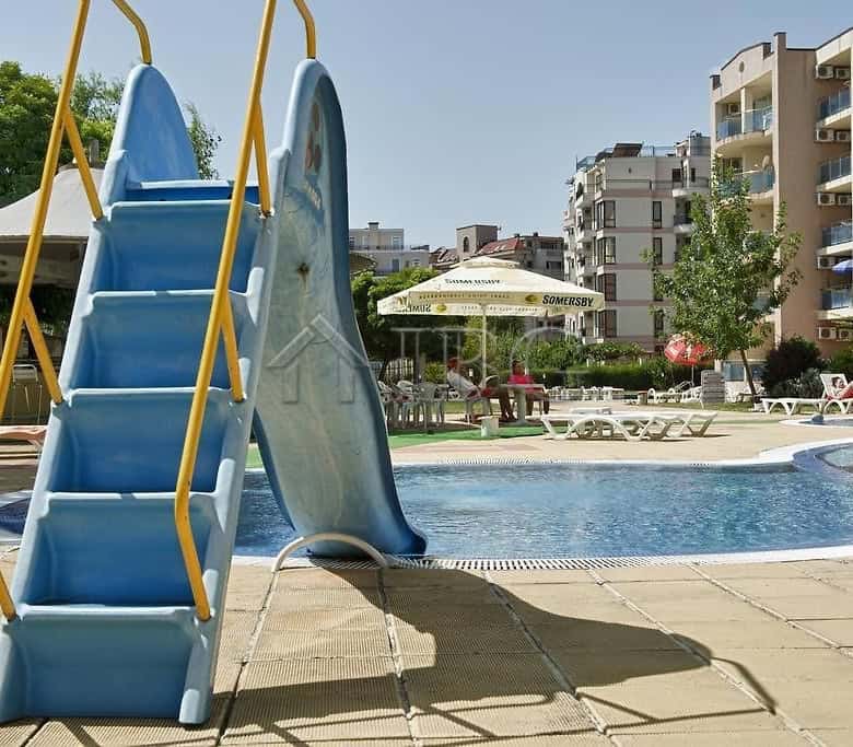 Bright 1-bedroom apartment in Semiramida Gardens, Sunny Beach, with pool access and outdoor amenitie.