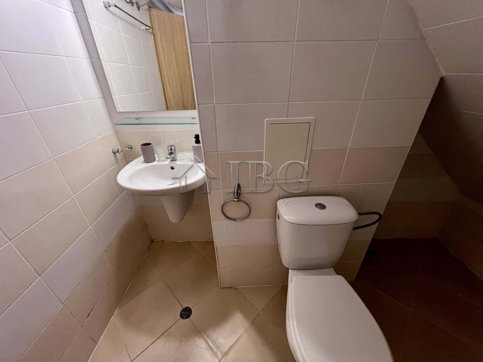 Comfortable 1-bedroom apartment with pool view in Sveti Vlas, Bulgaria. Perfect for relaxing holiday.
