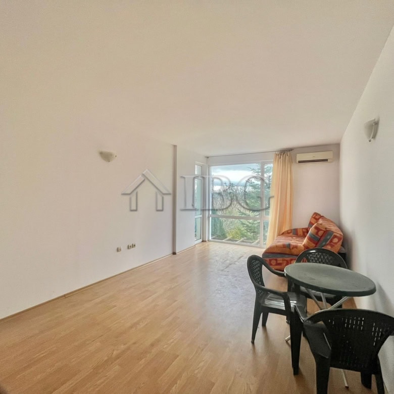 Bright 1-bedroom apartment with sea and green area views in Sveti Nikola Complex, Sveti Vlas.
