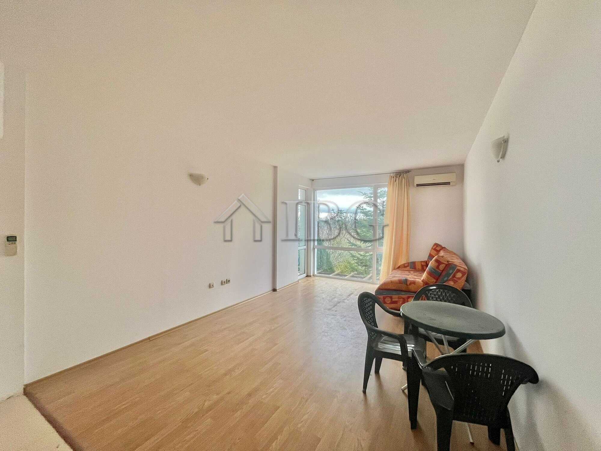 Bright 1-bedroom apartment with sea and green area views in Sveti Nikola Complex, Sveti Vlas.