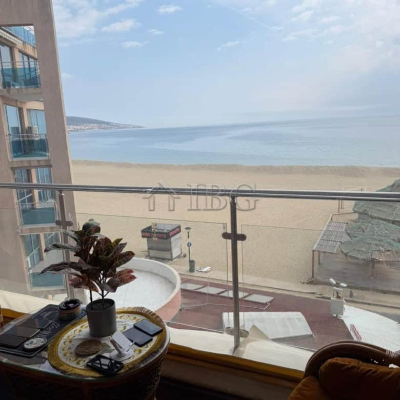 Beachfront 1-Bedroom Apartment with stunning sea views in Sunny Beach, Bulgaria. Perfect for a seasi.