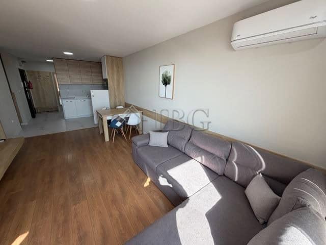 Comfortable 1-bedroom apartment featuring panoramic sea views in Sarafovo. Perfect for relaxing seas.
