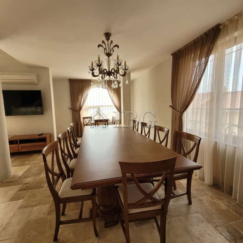 Luxurious three-level maisonette dining area with sea views in Sveti Vlas.