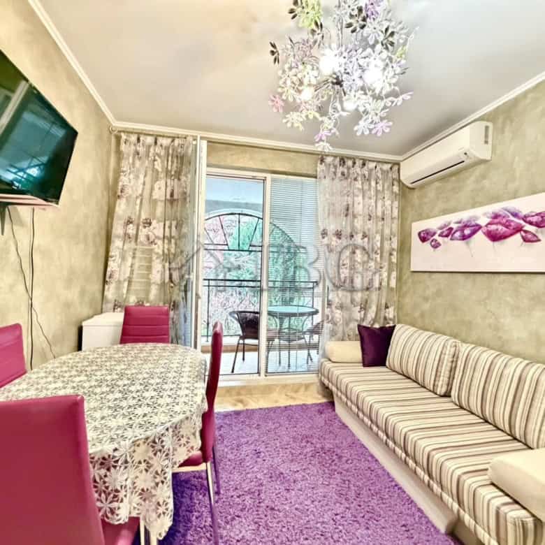 Cozy one-bedroom apartment with private park space in Venera Palace, Sunny Beach, offering comfort a.