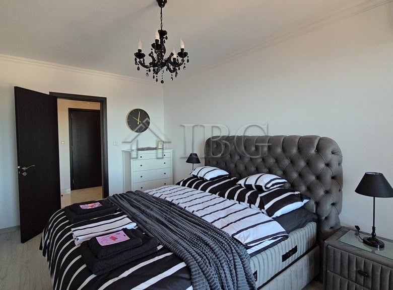 Elegant two-bedroom apartment in Etara 4 Complex, Sveti Vlas, Bulgaria. Modern furnishings and spaci.
