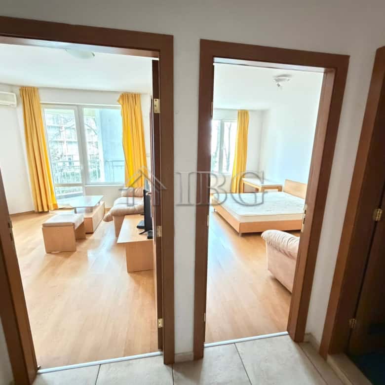 Bright 1-bedroom apartment with sea views in Yassen, Sunny Beach, perfect for relaxing holidays.
