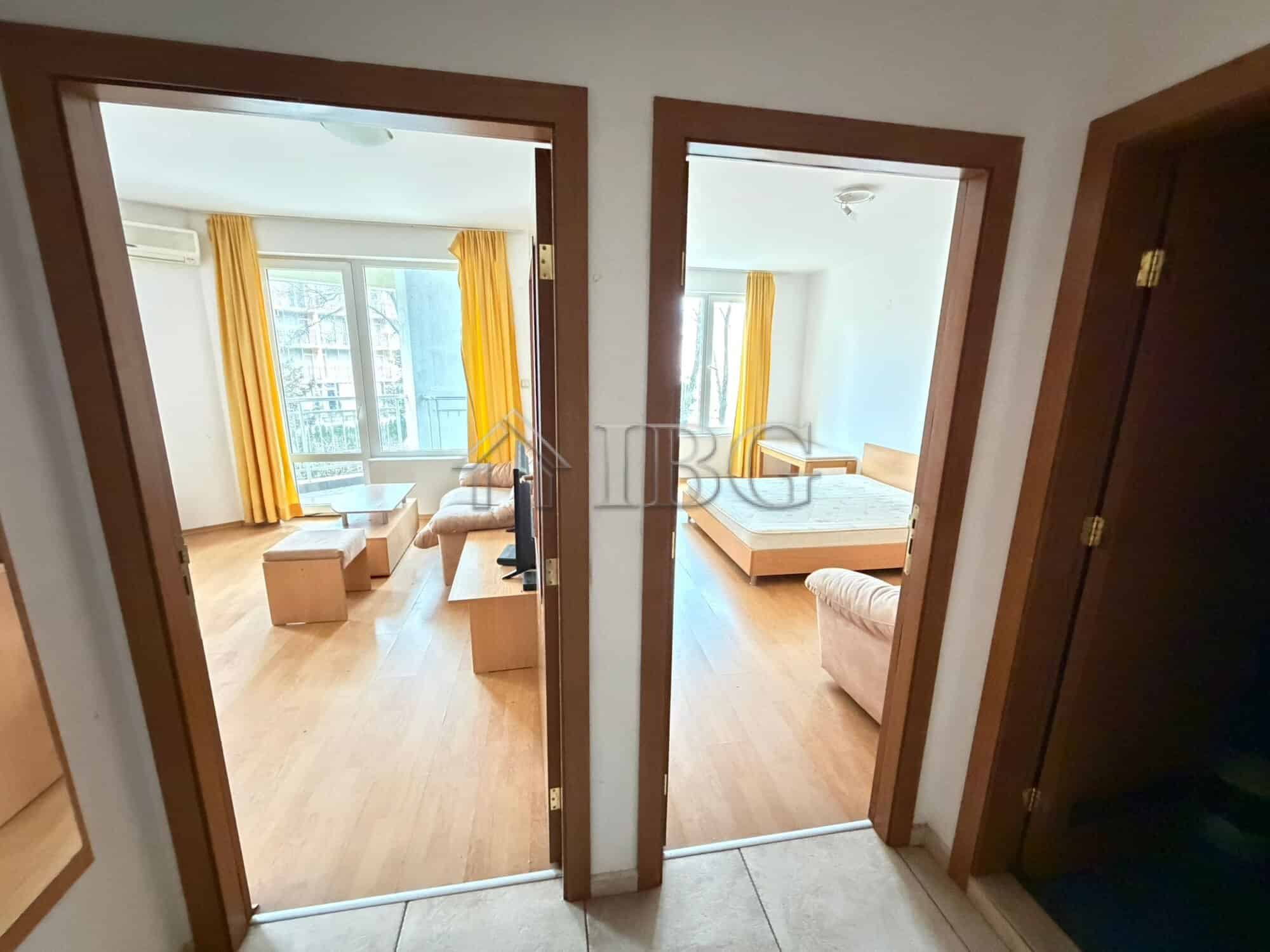 Bright 1-bedroom apartment with sea views in Yassen, Sunny Beach, perfect for relaxing holidays.