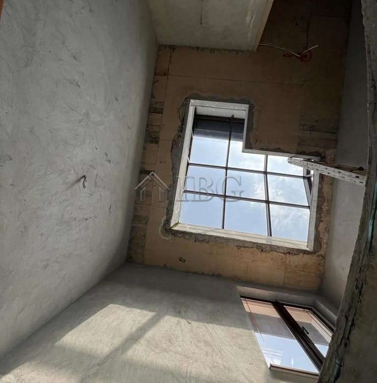 Spacious 3-bedroom apartment under construction with stunning sea views in Sveti Vlas.