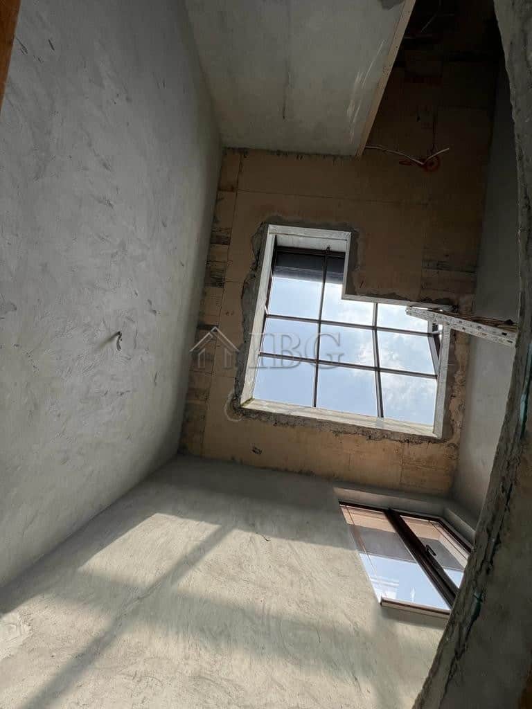 Spacious 3-bedroom apartment under construction with stunning sea views in Sveti Vlas.