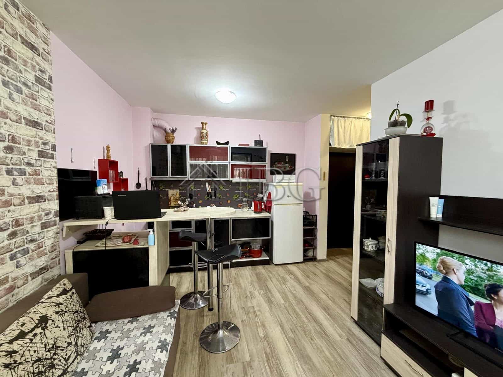 Modern furnished one-bedroom apartment in Sorento Sole Mare, Sveti Vlas, Bulgaria.