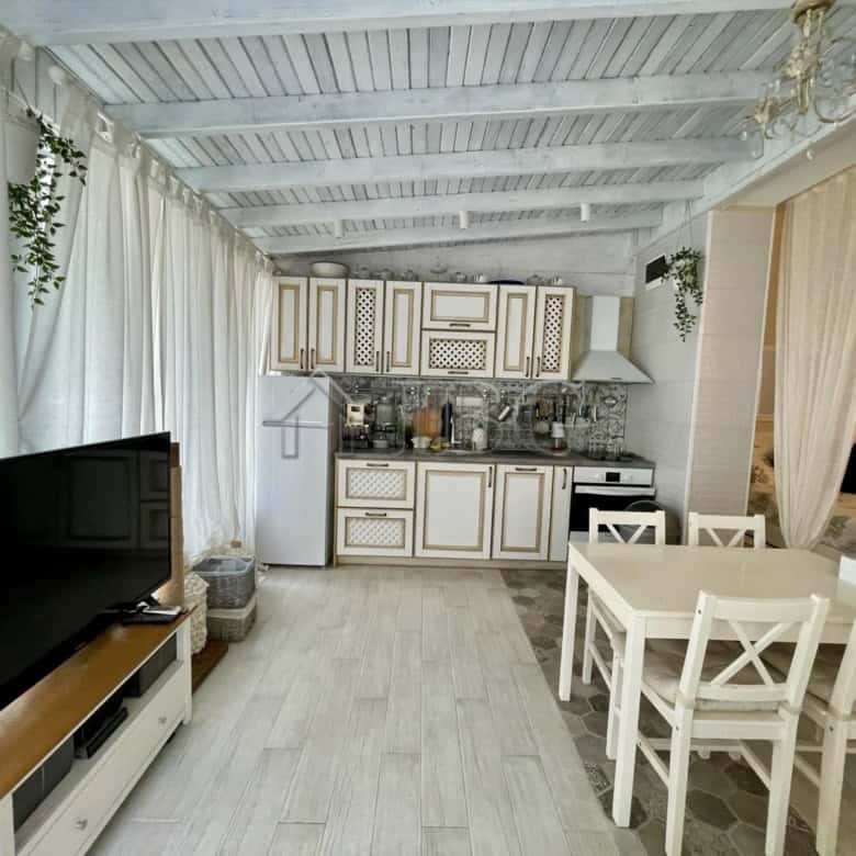 Bright 3-Bedroom Apartment with Private Yard in Sun Gate, Sunny Beach.