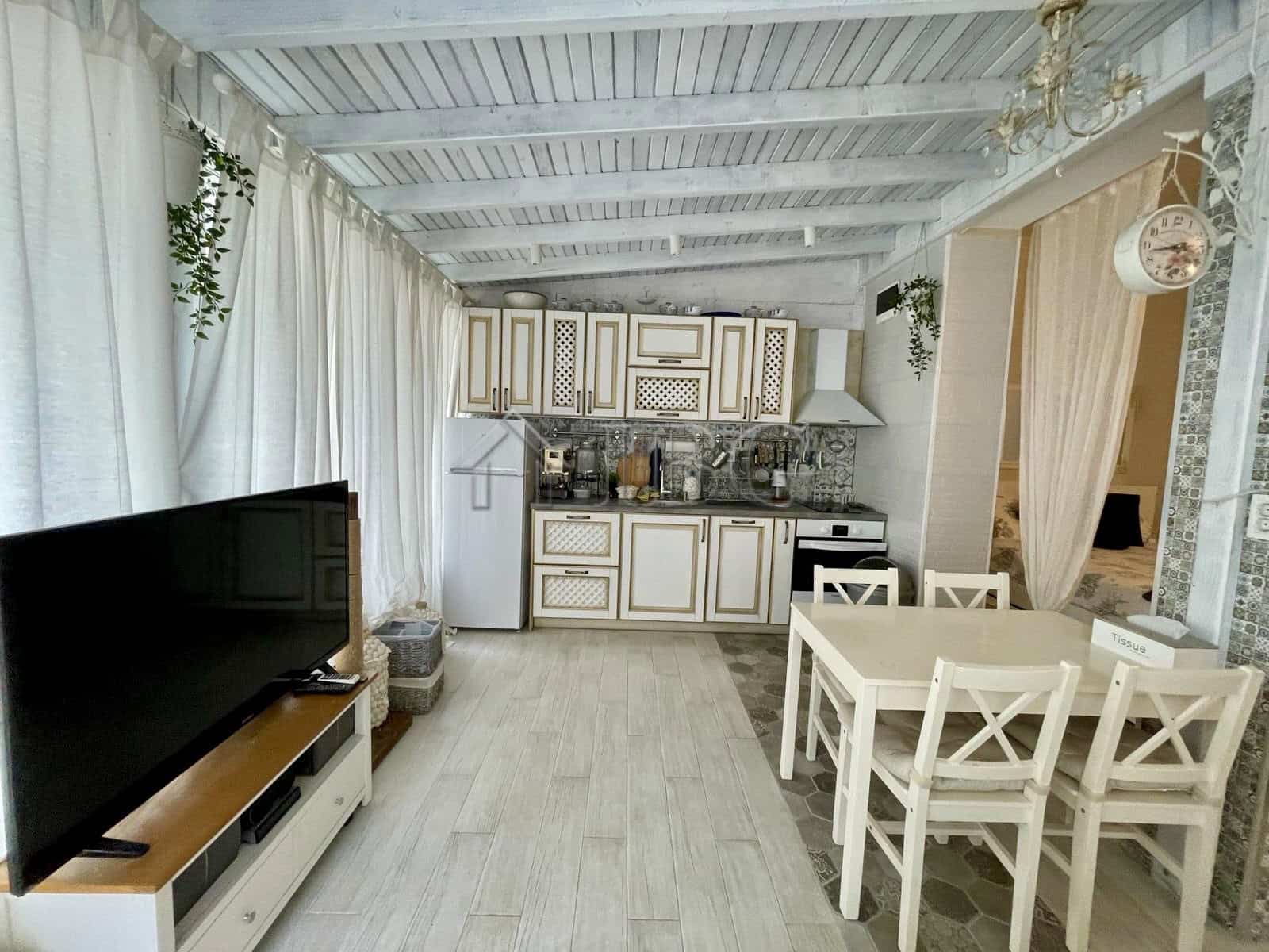 Bright 3-Bedroom Apartment with Private Yard in Sun Gate, Sunny Beach.