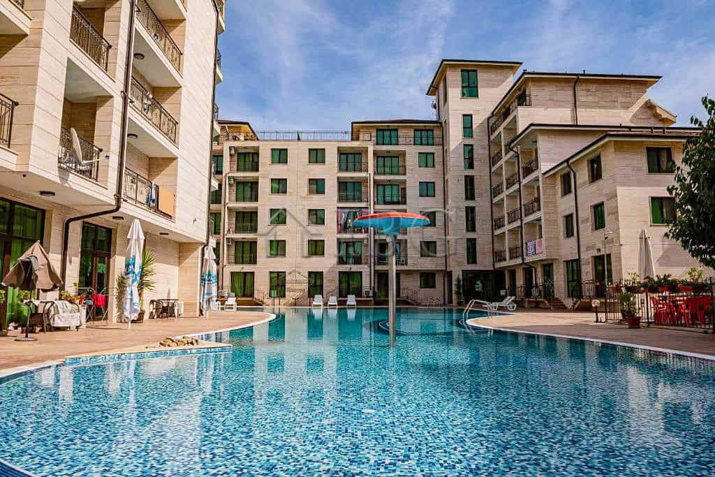 Bright apartment with pool view in Amadeus Lux, Sunny Beach.