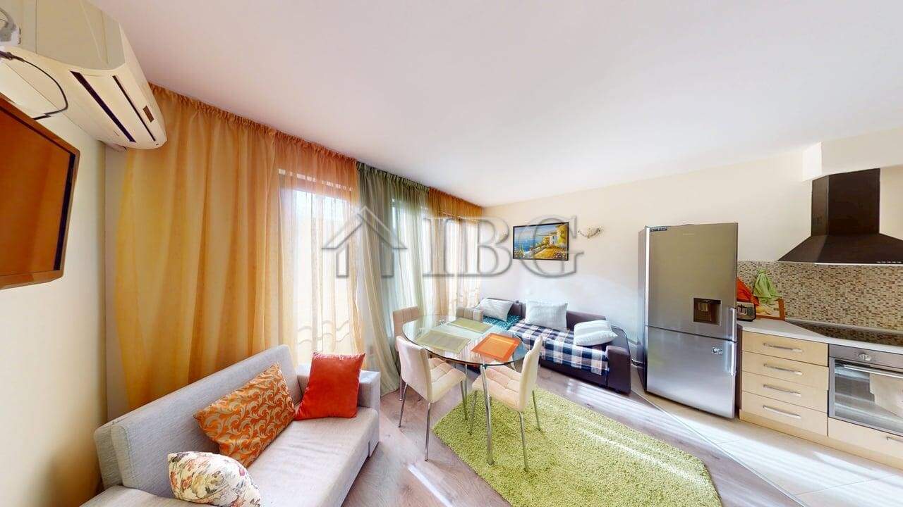 Bright one-bedroom apartment overlooking the pool at Amber Beach Complex, Sunny Beach.