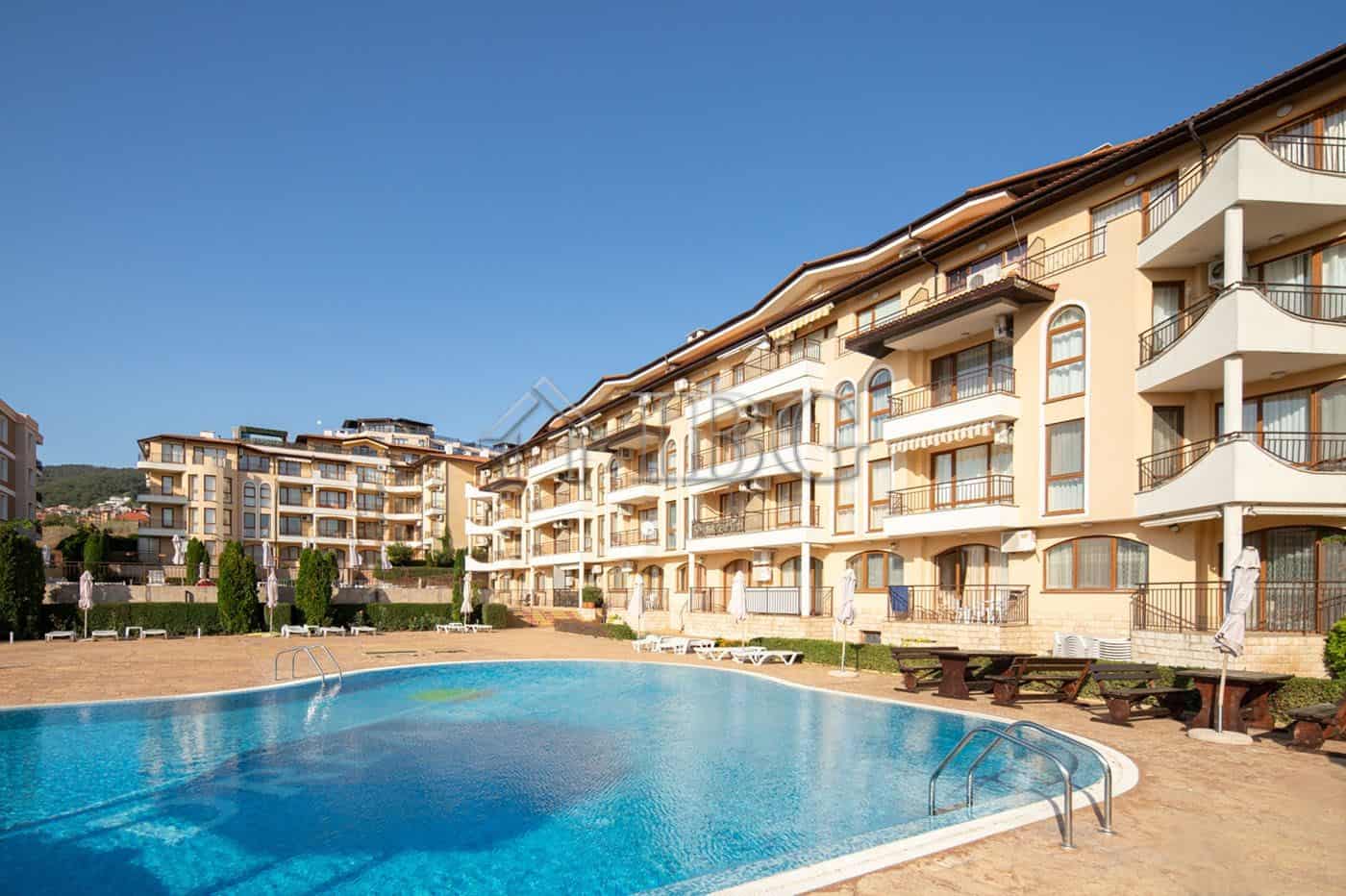 Apartment in Aqua Dreams Sveti Vlas with pool view and modern amenities.
