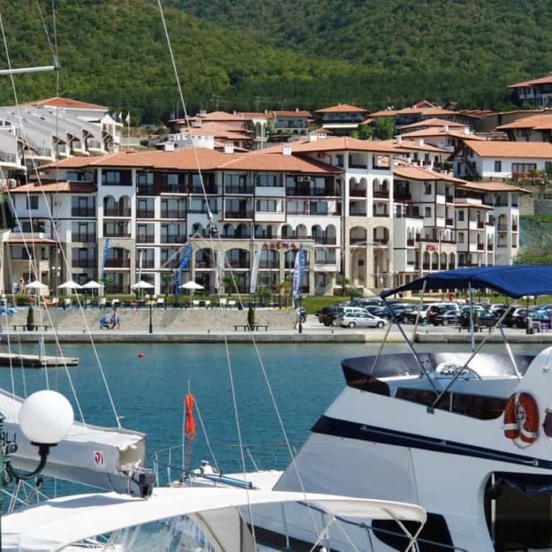 Modern furnished one-bedroom apartment with sea views in Arena 1, Sveti Vlas.
