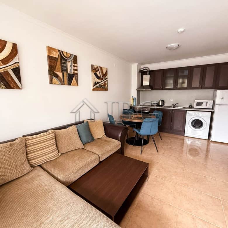 Modern furnished one-bedroom apartment with sea views in Arena 1, Sveti Vlas, close to the beach.