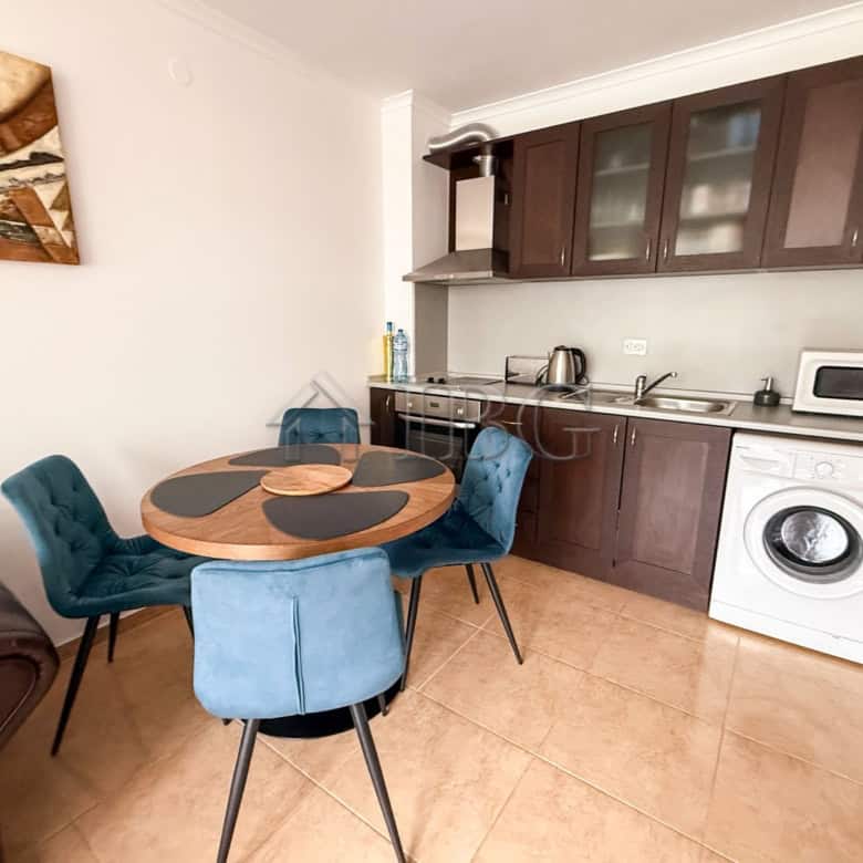 Modern one-bedroom apartment with sea views in Arena 1, Sveti Vlas, close to the beach. Fully furnis.