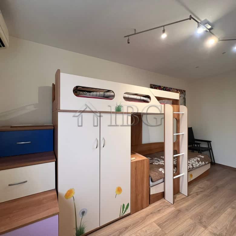 Spacious 2-bedroom apartment featuring a bunk bed and stylish furnishings near Sveti Vlas marina.