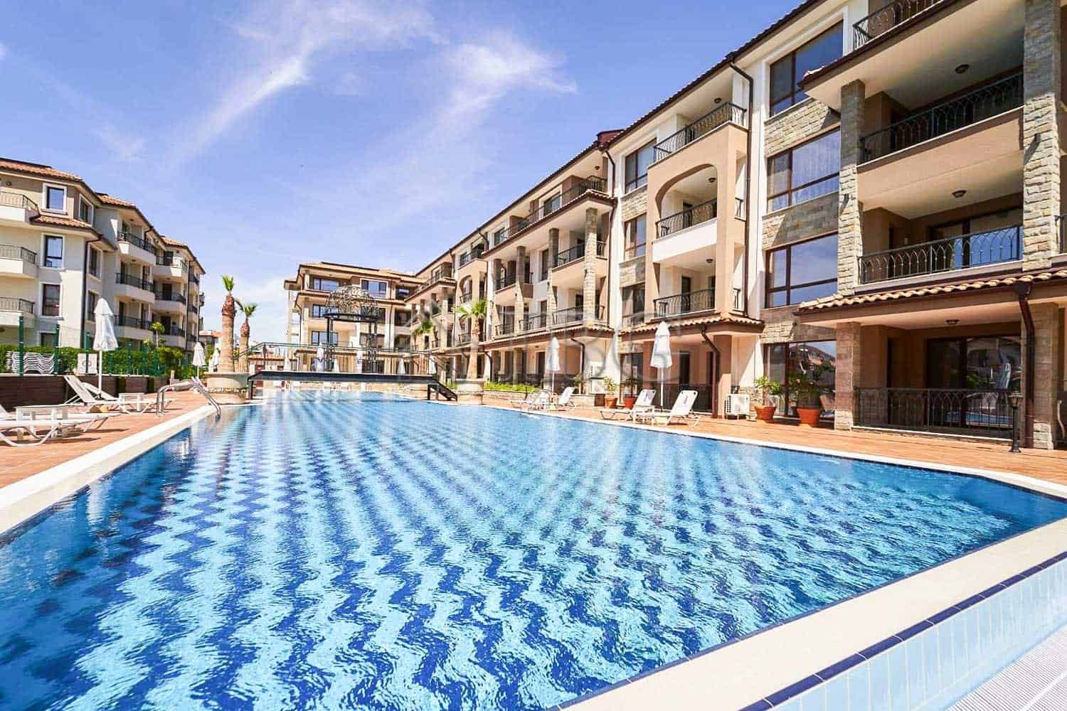 Modern 1-bedroom apartment with sea view at Burgas Beach Resort, Sarafovo.