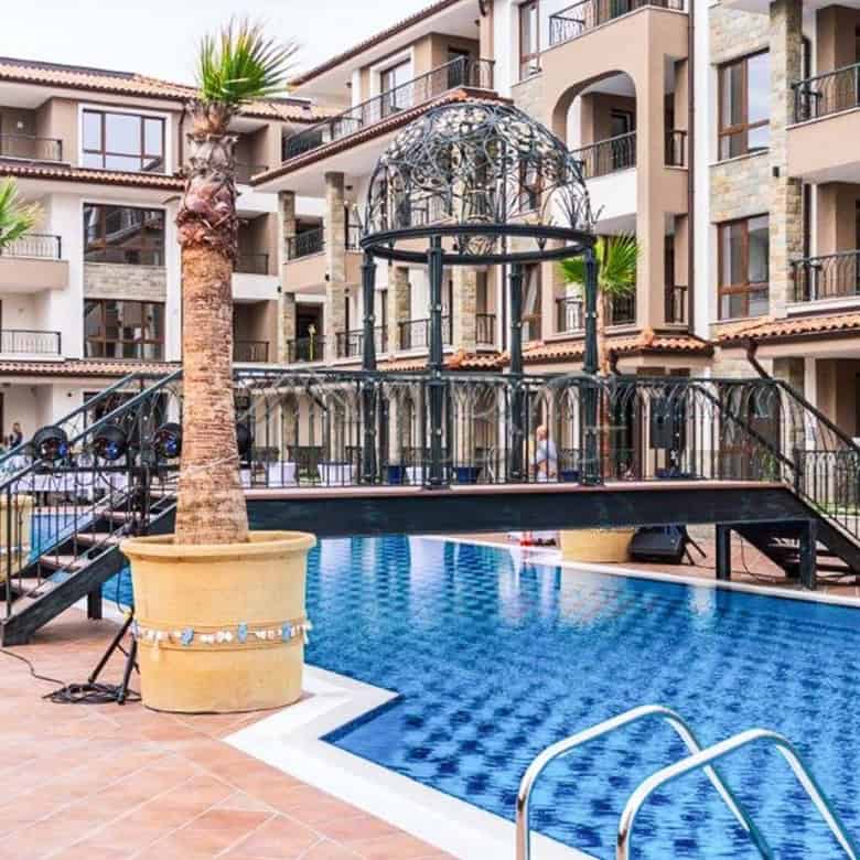 Apartment with pool and sea view in Burgas Beach Resort, Sarafovo, Bulgaria. Perfect for relaxing ho.