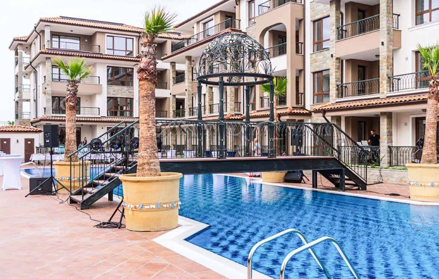 Apartment with pool and sea view in Burgas Beach Resort, Sarafovo, Bulgaria. Perfect for relaxing ho.