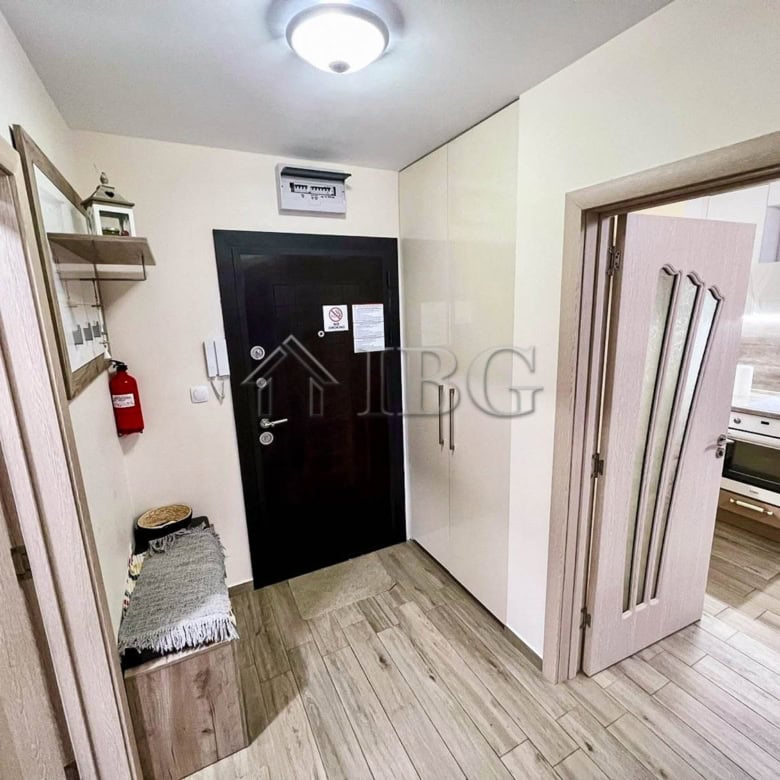 Bright 1-bedroom apartment with sea view in Burgas Beach Resort 2, Sarafovo. Perfect for relaxing ho.