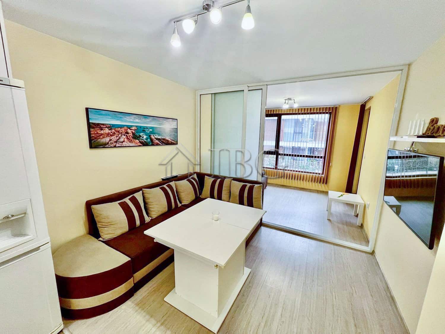 Bright 1-bedroom apartment with stunning sea views in Burgas Beach Resort 2, Sarafovo. Perfect for r.