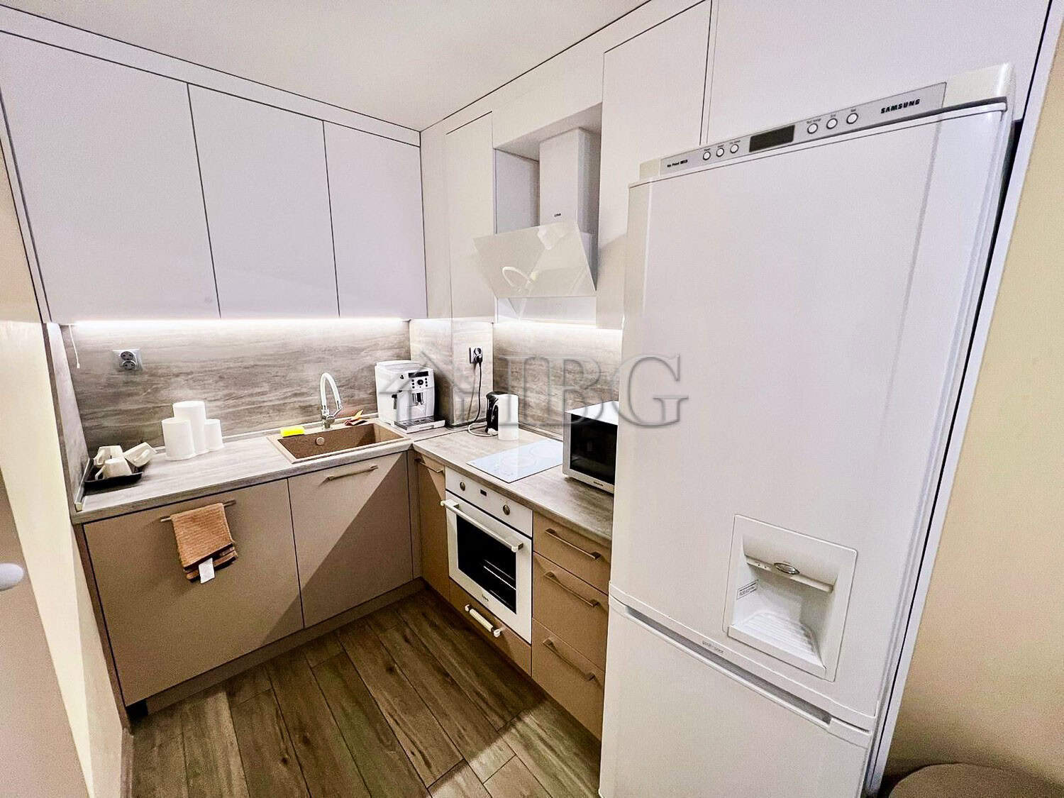 Modern kitchen in a 1-bedroom apartment with sea view at Burgas Beach Resort.