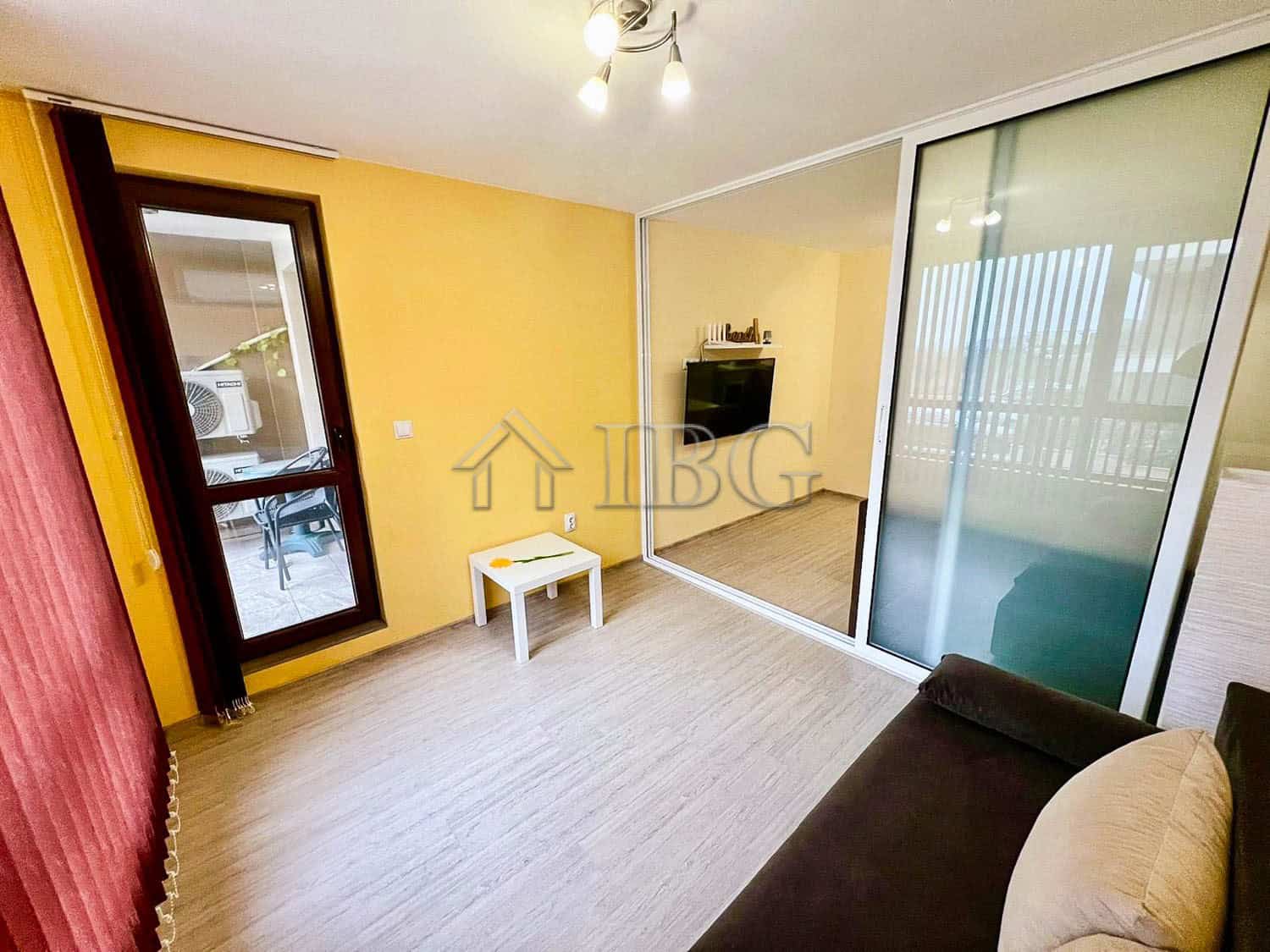 Bright 1-bedroom apartment with sea view in Burgas Beach Resort 2, Sarafovo.