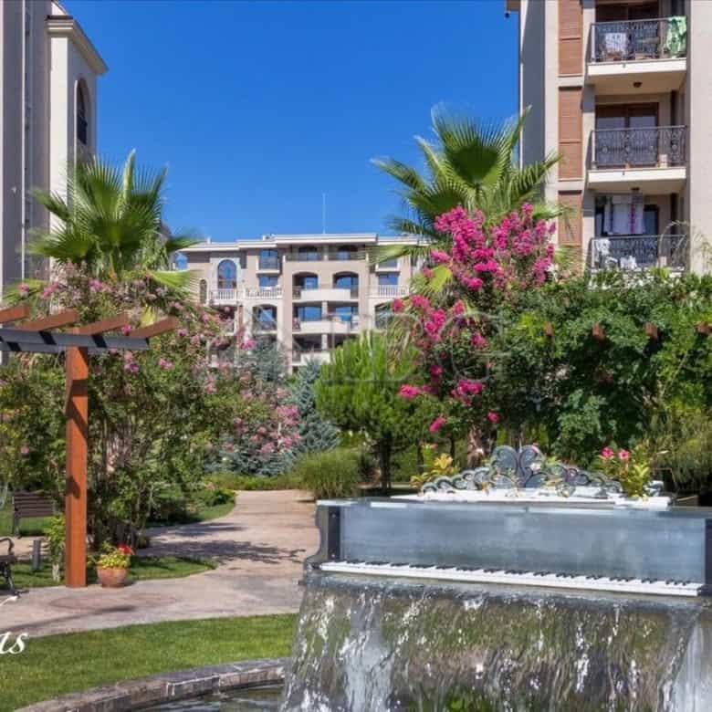 Bright 1-bedroom apartment in Cascadas Family Resort, Sunny Beach, Bulgaria.