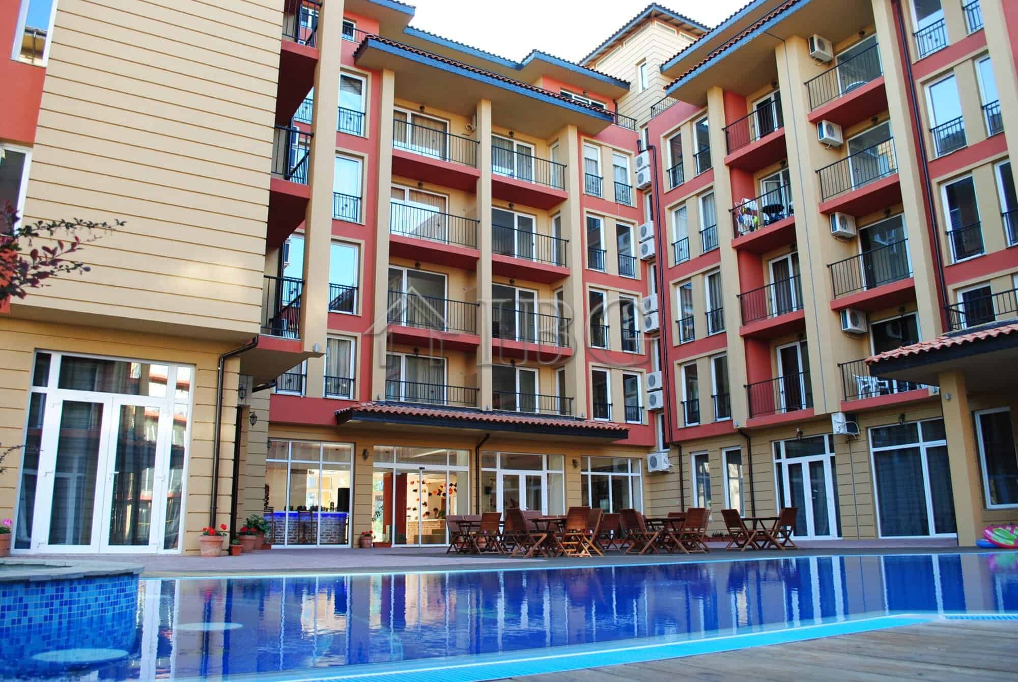 Spacious 1-bedroom apartment with garden in Sunny View Central, Block 7, featuring contemporary desi.