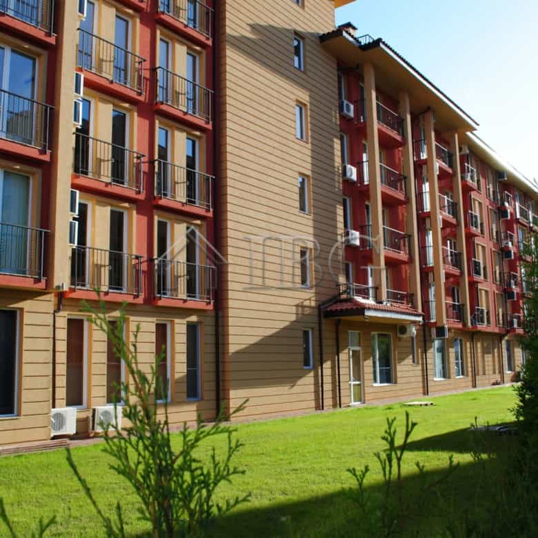 Spacious 1-bedroom apartment with garden in Sunny View Central, Block 7, new building development.