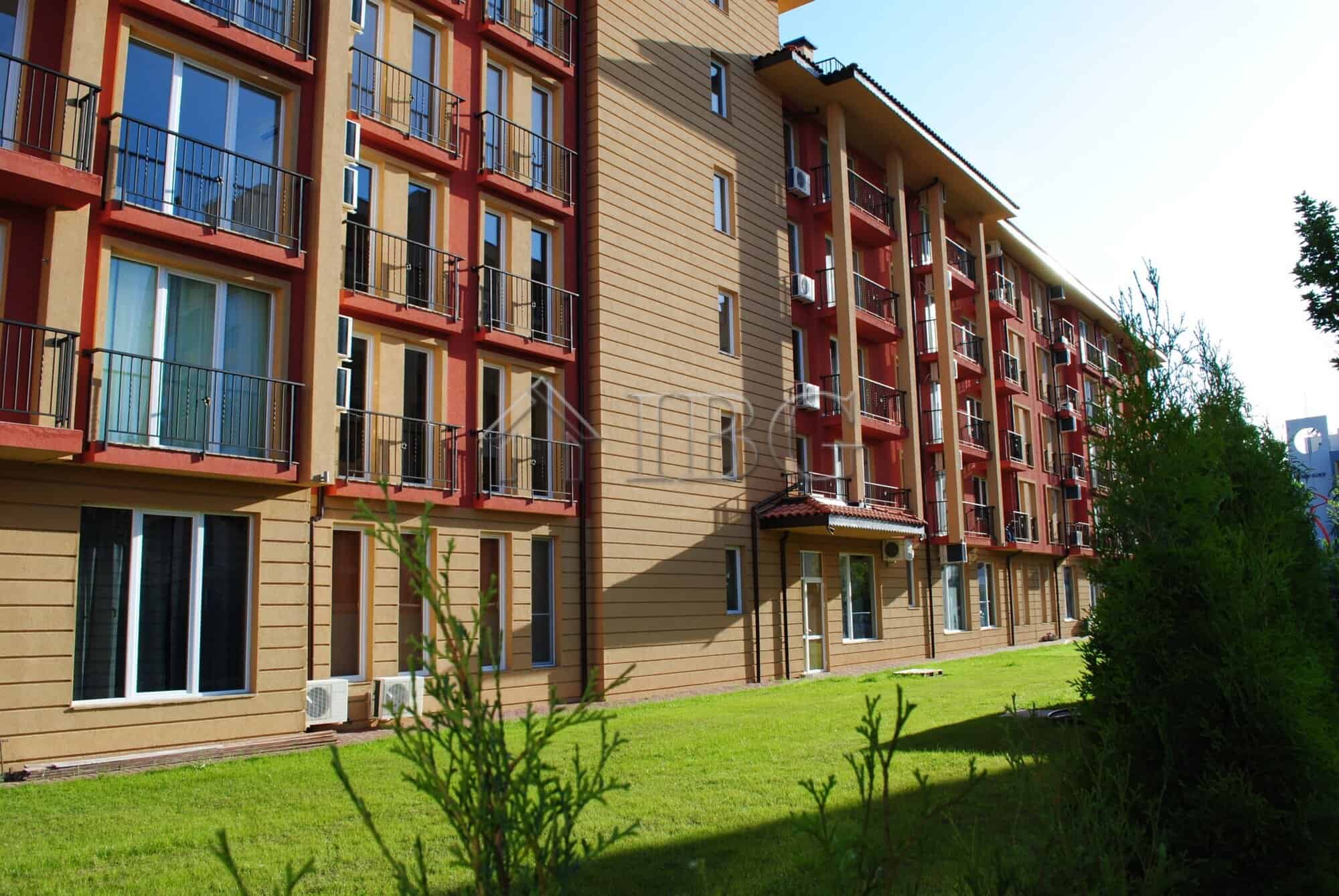 Spacious 1-bedroom apartment with garden in Sunny View Central, Block 7, new building development.