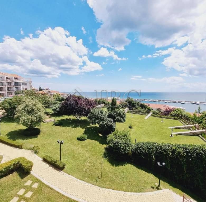 One-bedroom apartment with partial sea view in Diamant Complex, Sveti Vlas.
