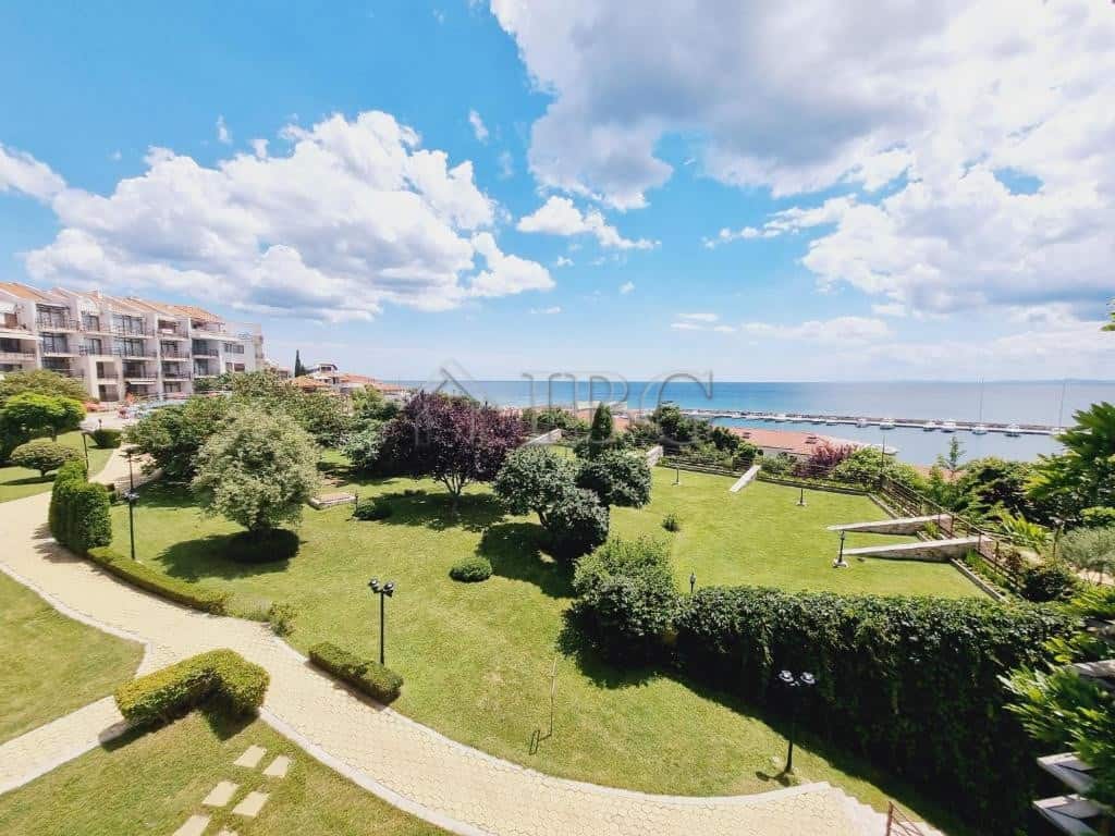 One-bedroom apartment with partial sea view in Diamant Complex, Sveti Vlas.