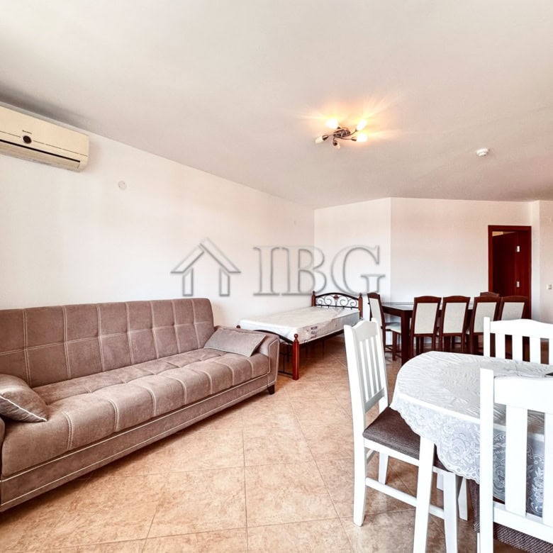 Sea & Pool View 2-Bedroom Apartment in Sveti Vlas, Etara 3.