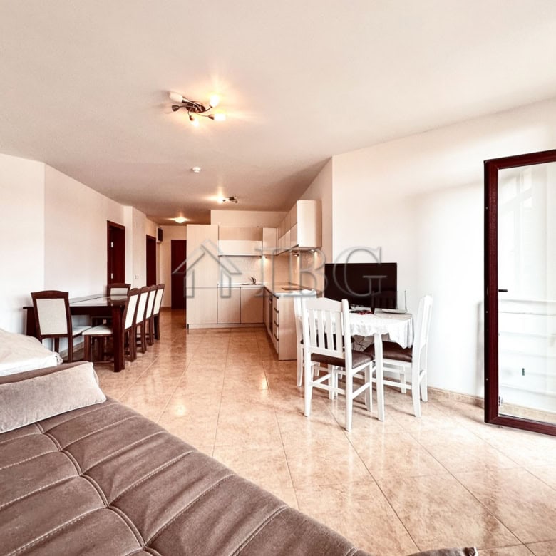 Spacious 2-bedroom apartment featuring sea and pool views in Sveti Vlas, perfect for comfortable liv.