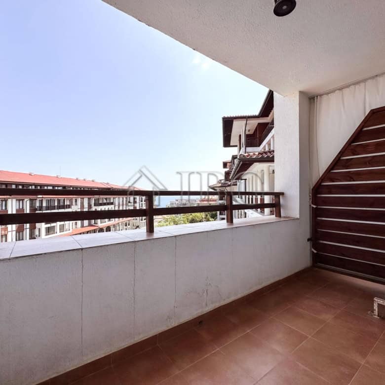 Balcony with sea and pool views in a 2-bedroom apartment at Etara 3, Sveti Vlas. Perfect for relaxin.