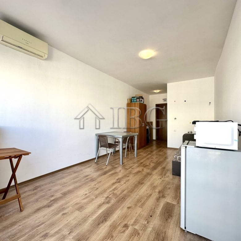 Cozy studio apartment with balcony in Gerber 4, Sunny Beach, ideal for holidays or investment.
